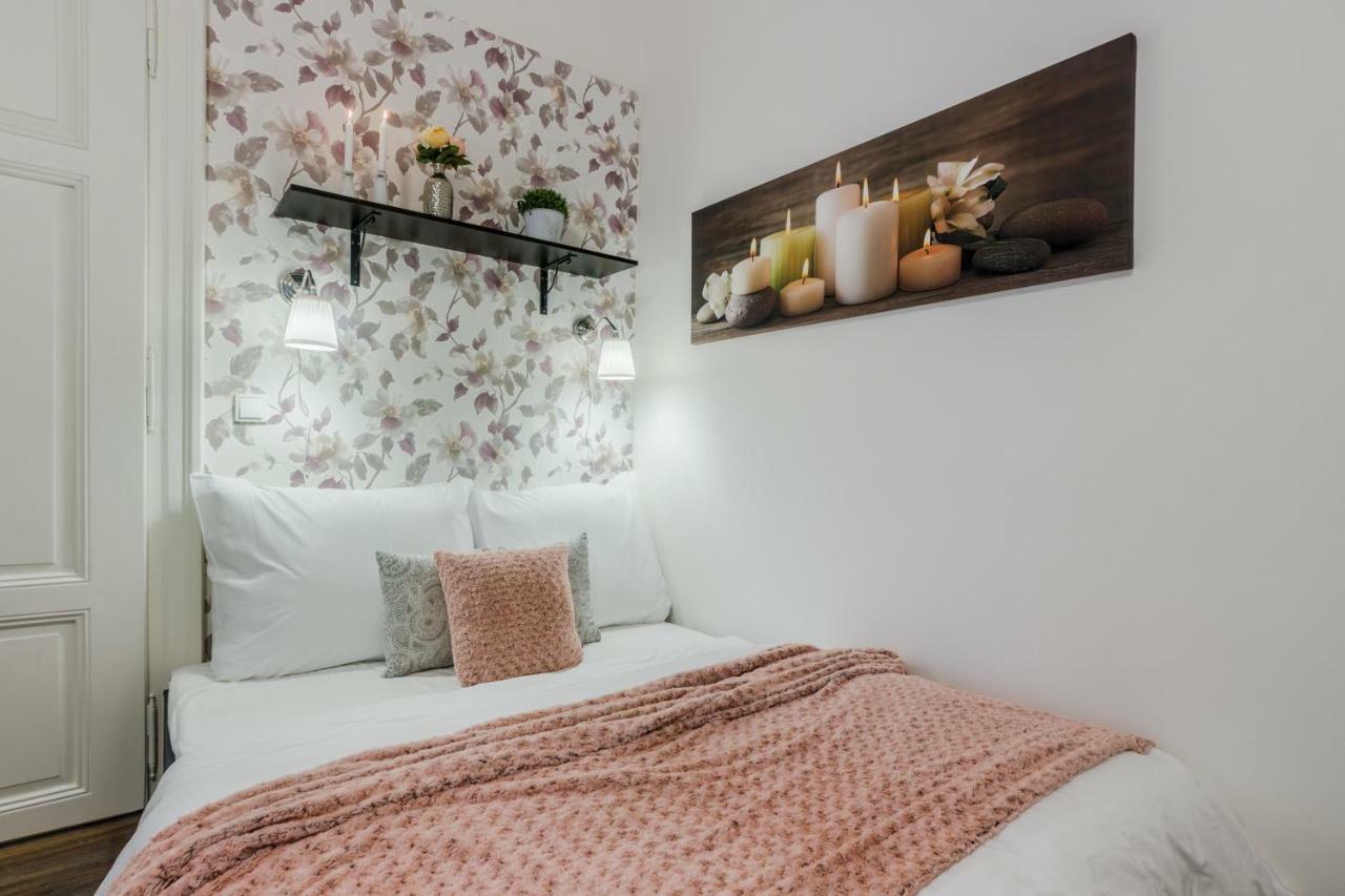 Prague Apt Near Charles Bridge By Michal&Friends Ngoại thất bức ảnh