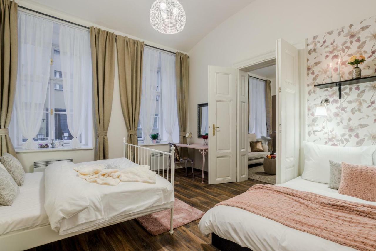 Prague Apt Near Charles Bridge By Michal&Friends Ngoại thất bức ảnh