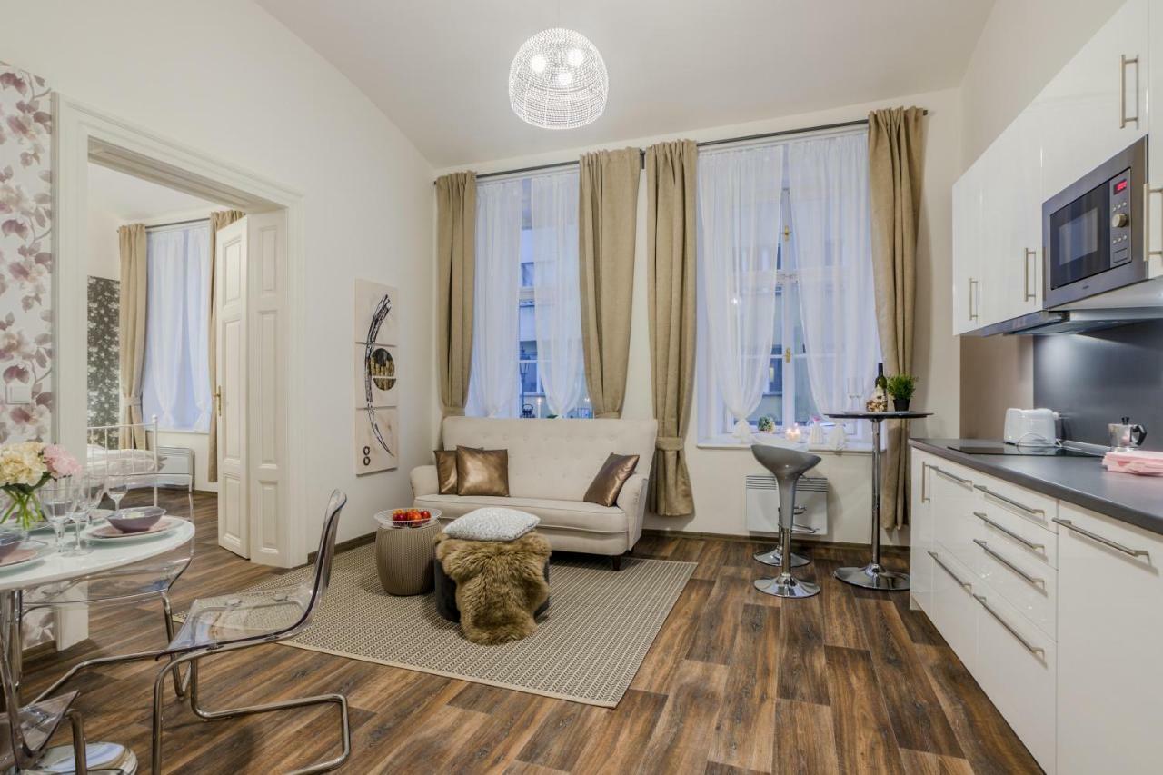 Prague Apt Near Charles Bridge By Michal&Friends Ngoại thất bức ảnh