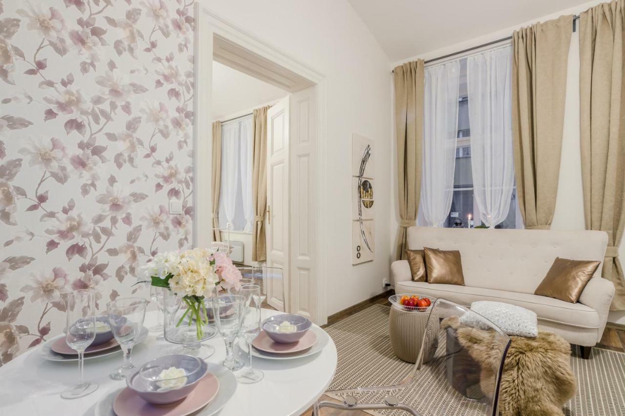 Prague Apt Near Charles Bridge By Michal&Friends Ngoại thất bức ảnh