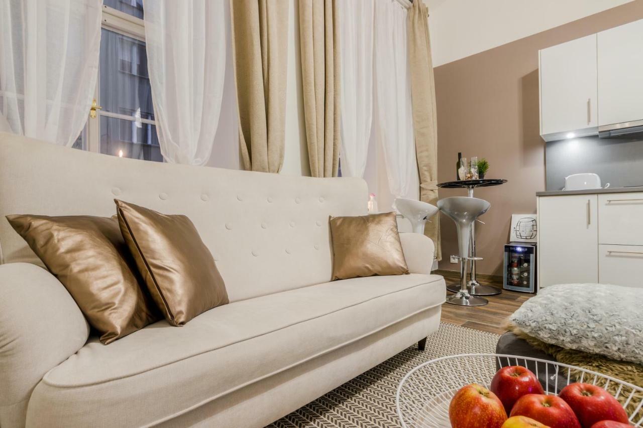 Prague Apt Near Charles Bridge By Michal&Friends Ngoại thất bức ảnh