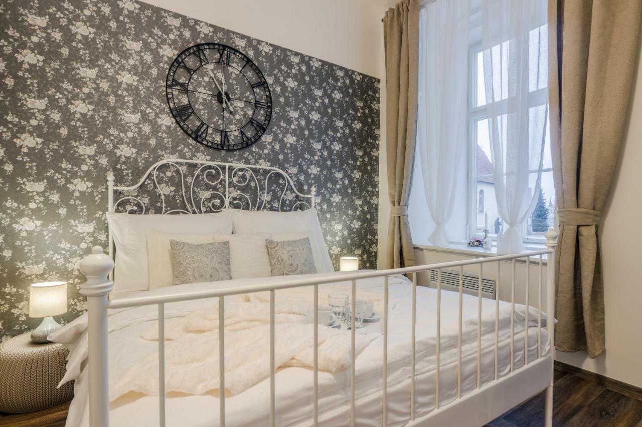 Prague Apt Near Charles Bridge By Michal&Friends Ngoại thất bức ảnh